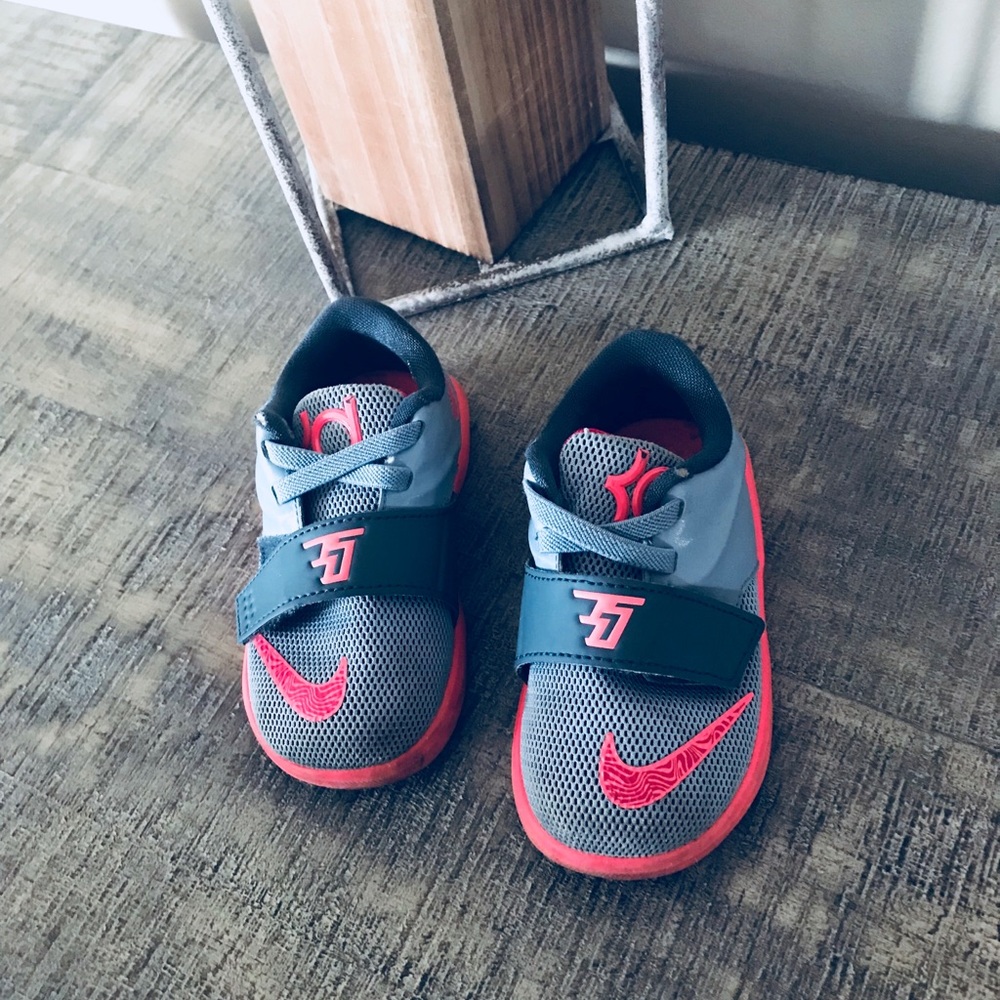Toddler girls Mike shoes
